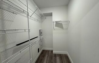 Studio, 1 bath, 349 sqft, $1,850, Unit 402
