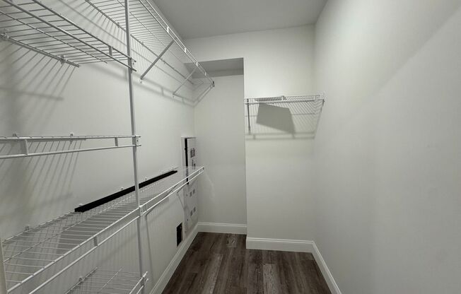 Studio, 1 bath, 349 sqft, $1,850, Unit 302
