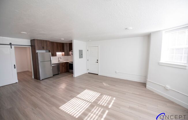 1 bed, 1 bath, 590 sqft, $1,425, Unit 27