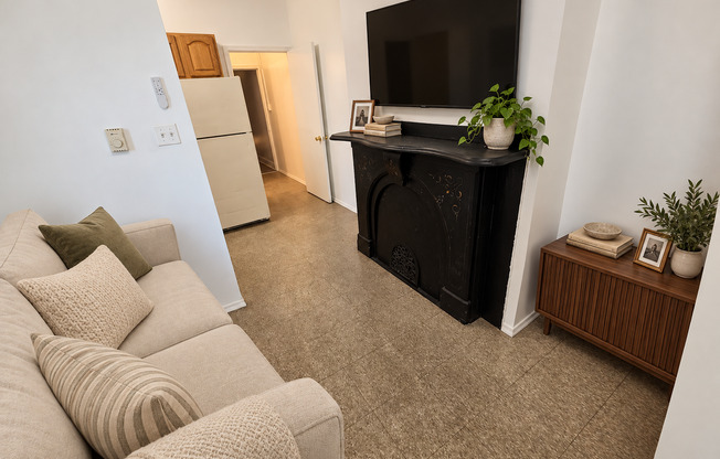 Studio, 1 bath, $1,100, Unit Unit 1