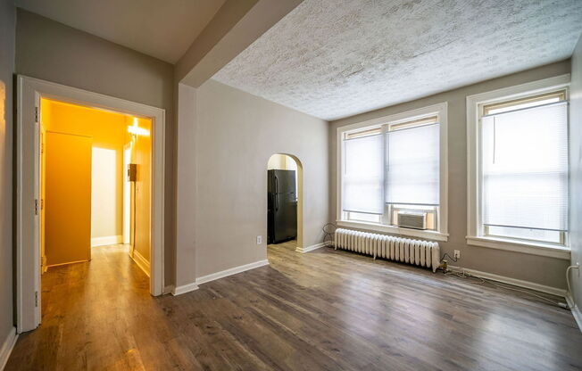 Studio, 1 bath, $875, Unit 10