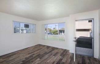 2 WEEKS FREE!!! 2BR in La Jolla ~ 1 Mile from the Beach!