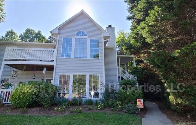696 BALFOUR RD