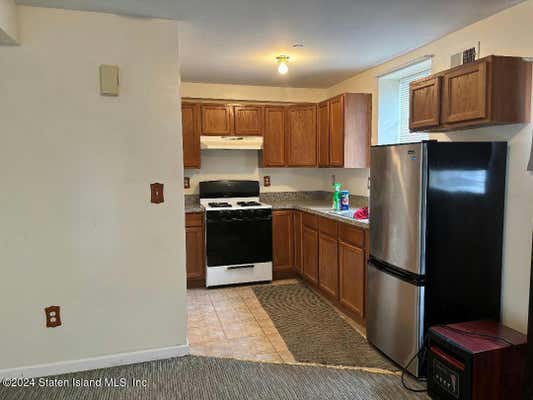 Studio, 1 bath, 585 sqft, $1,450