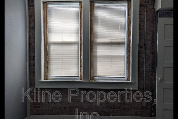 1703 5 E MICHIGAN ST