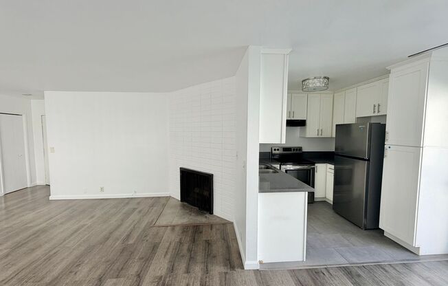 1 bed, 1 bath, 800 sqft, $2,200, Unit 206