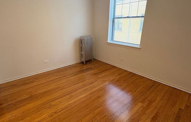 2 beds, 1 bath, 670 sqft, $1,200, Unit CA 133-2W