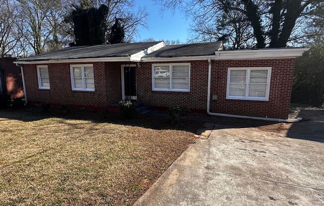 3 beds 1 bath property in Decatur!!