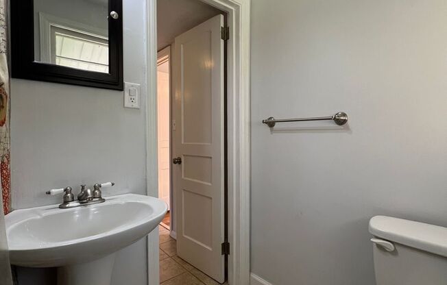 3 beds, 1 bath, $1,500