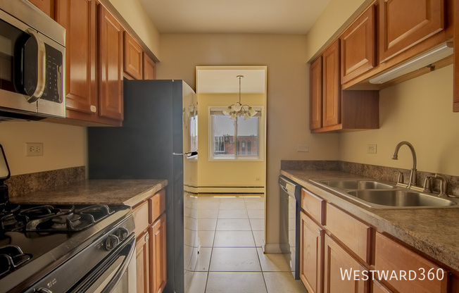 5720 W 128 ST