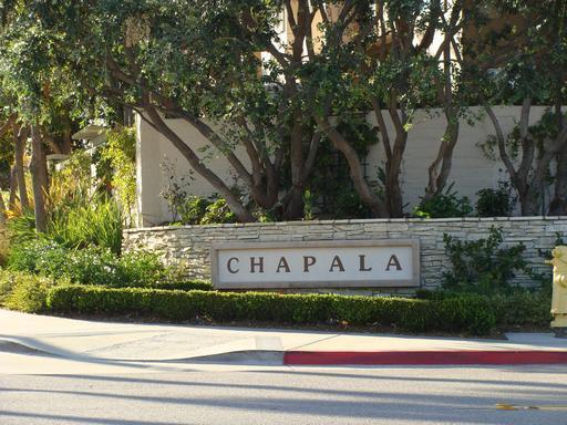 Centrally Located Townhome w/ 2 Car Garage in Gated Chapala Community