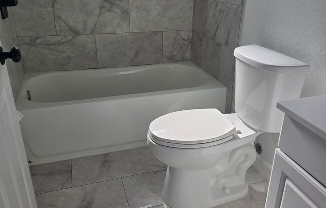 Spacious 1 Bedroom / 1 Bathroom apartment with a comfortable and functional layout.