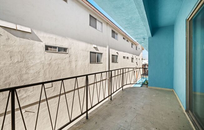 132nd Street (975)