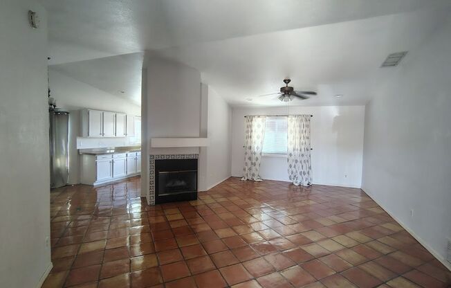 2709 W. Firebrook Road (85741)