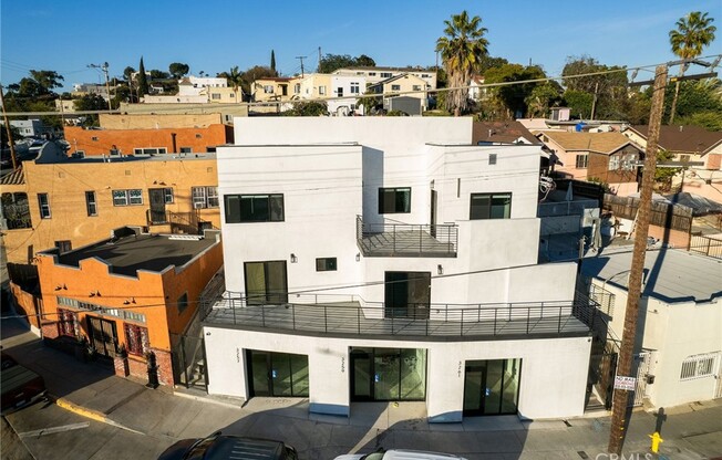 3261 CITY TERRACE DR