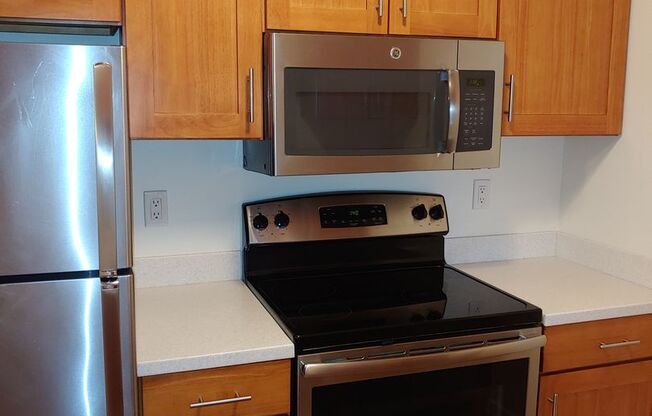 1 bed, 1 bath, 610 sqft, $1,750, Unit B304