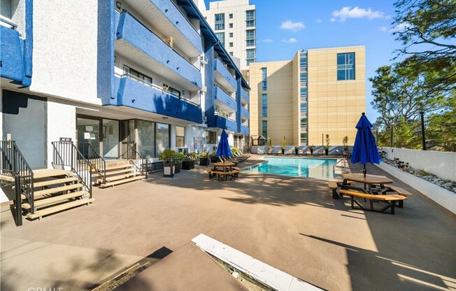 2 beds, 1 bath, 618 sqft, $2,850, Unit 524