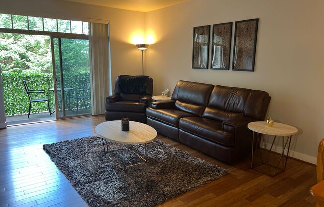 2 beds, 2 baths, $2,650, Unit # 211B