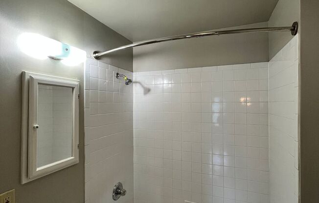 1 bed, 1 bath, $1,595, Unit 59