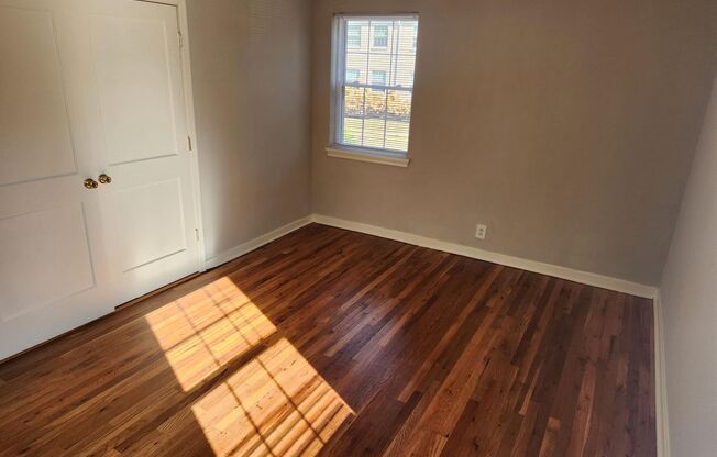 2 beds, 1 bath, 897 sqft, $2,235, Unit B-05