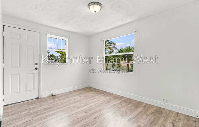 1220 N 16 CT