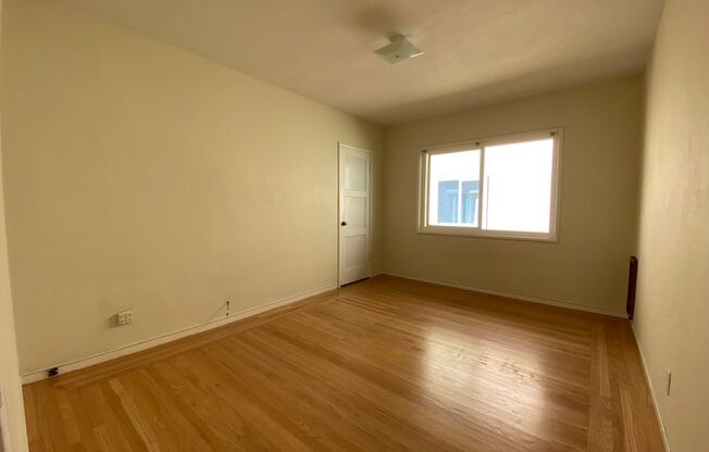 2 beds, 1 bath, 850 sqft, $3,550, Unit 304