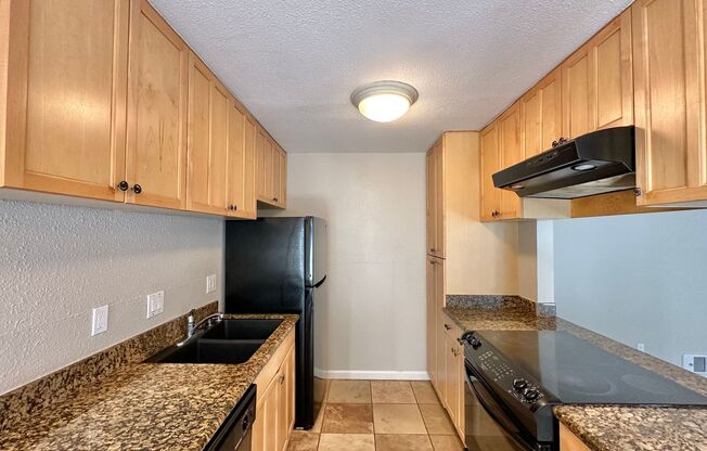 Beautifully Upgraded One Bedroom Condo with Central A/C!!