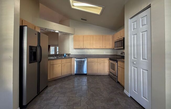 Pet Friendly 3/2 Home in Sorrento Available NOW!