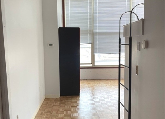 Studio, 1 bath, 480 sqft, $2,600, Unit 212