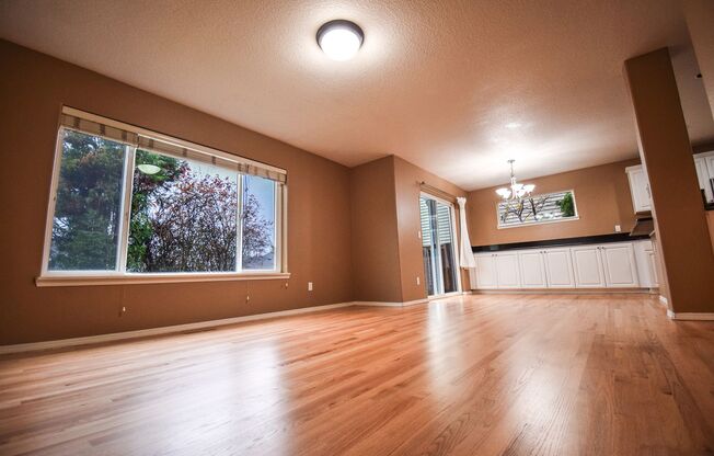 4 beds, 2.5 baths, $3,295