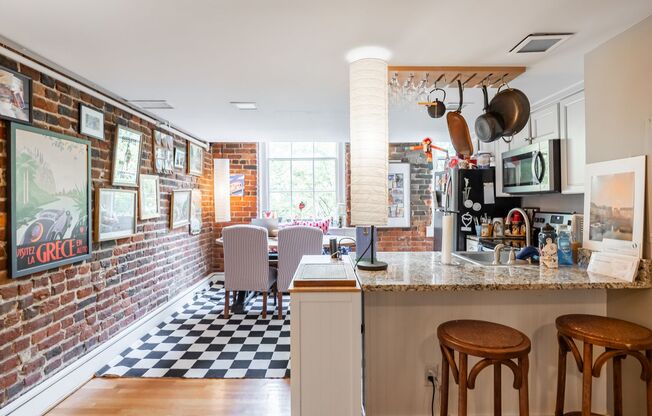 1309 E Cary St (RESIDENT)