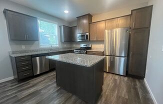 3 beds, 2 baths, 1,250 sqft, $1,805, Unit Lower ( 1 )