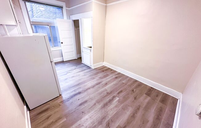 Studio, 1 bath, 180 sqft, $999