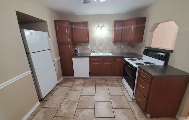 2 beds, 1 bath, $1,775