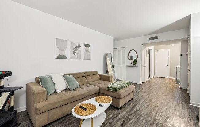 1 bed, 1 bath, 850 sqft, $1,850, Unit 01_408