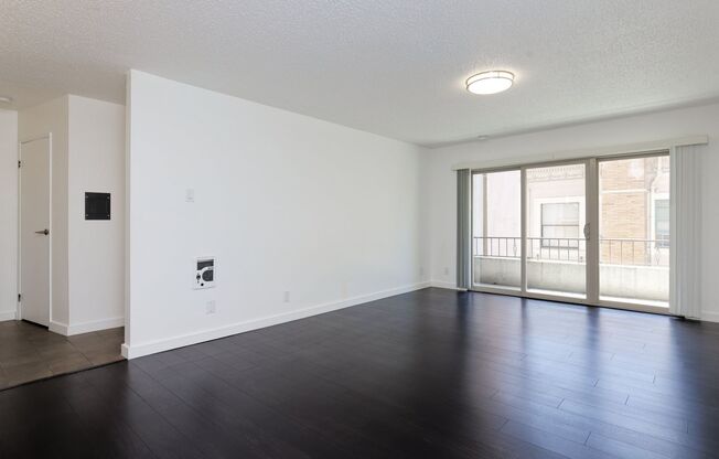1 bed, 1 bath, 780 sqft, $2,195, Unit 205