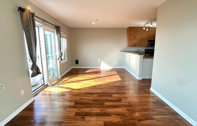 2 beds, 1 bath, $3,250