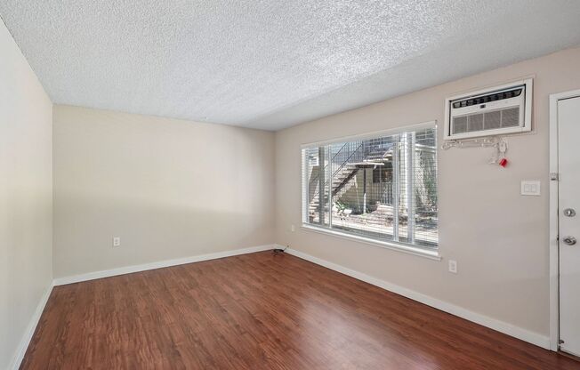 2 beds, 1 bath, 850 sqft, $1,600, Unit 4552