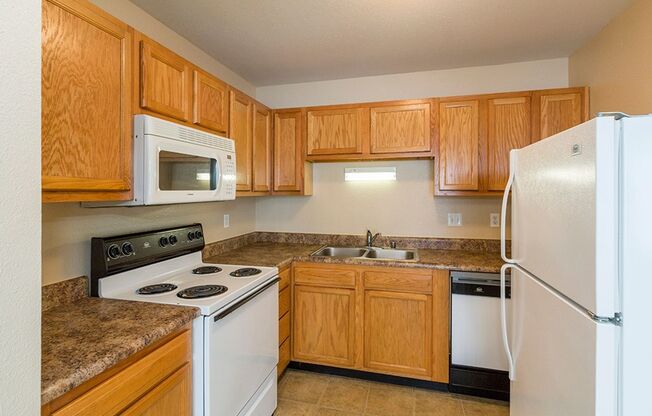 2 beds, 1 bath, 877 sqft, $1,225, Unit 158-C