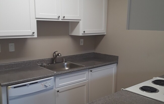 1 bed, 1 bath, 600 sqft, $1,100, Unit 21