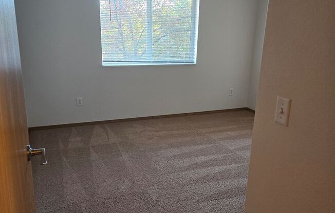 2 beds, 1 bath, 1,050 sqft, $1,269, Unit PL   7610