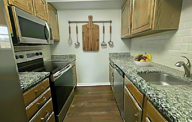 Price Reduction - Spacious 3 bedroom 3.5 Baths 2 Home Offices/Non Conforming Room 2 Car Garage in Branson MO