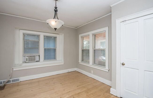 Updated 4-Bed Single Family Home with Classic Charm in Franklin Heights