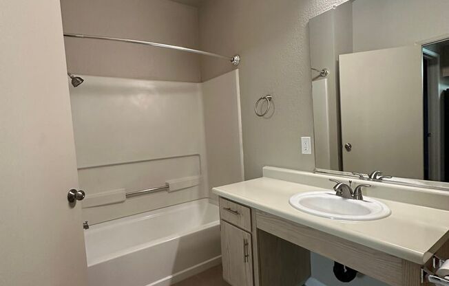 1 bed, 1 bath, $1,575, Unit 119