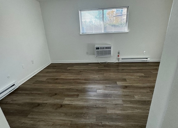 Studio, 1 bath, 400 sqft, $1,795, Unit 5