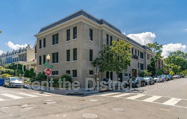 1708 Newton St NW  Unit 102