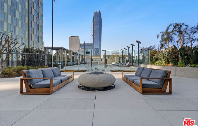 2 beds, 2.5 baths, 1,489 sqft, $5,200, Unit 1106