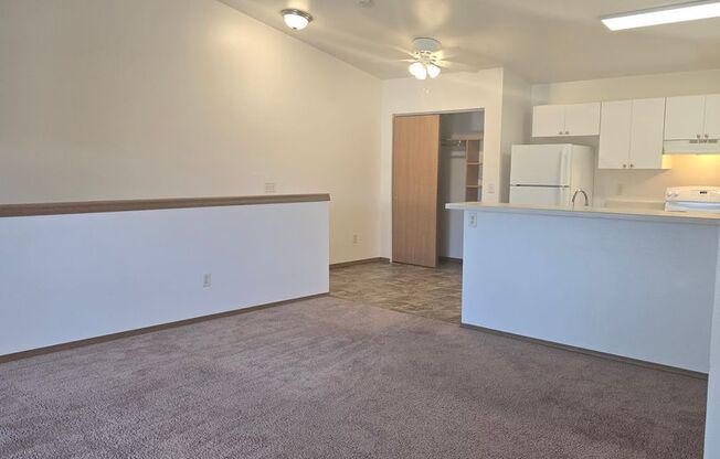 2 beds, 1 bath, 856 sqft, $1,269, Unit PL   7302