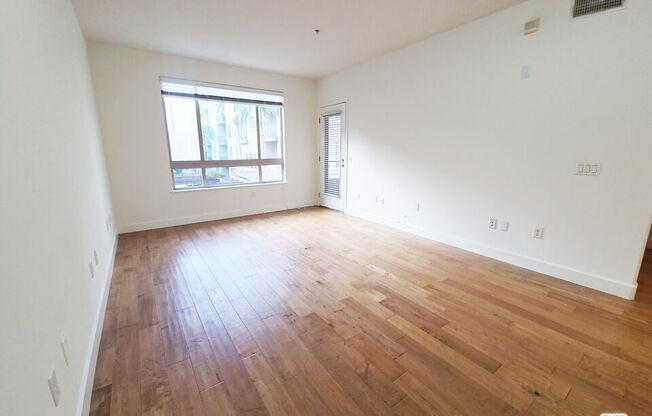 1 bed, 1 bath, 735 sqft, $2,400, Unit 231