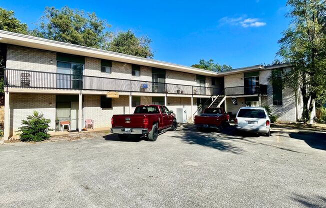 1 bed, 1 bath, 660 sqft, $1,050, Unit 205